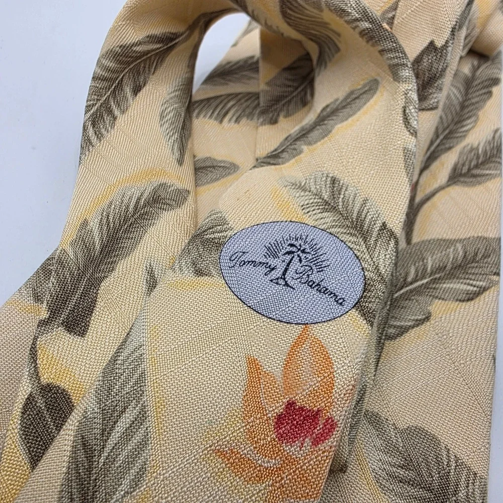 Tommy Bahama Mens Silk Tie Beige Tropical Palm Frond Hibiscus Floral Made in USA